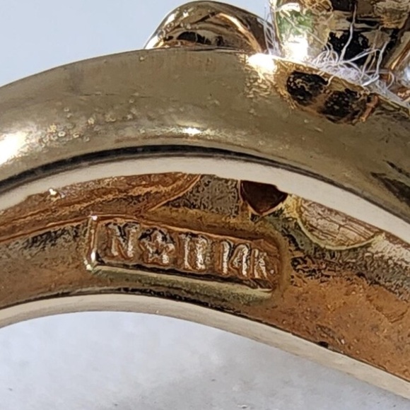 Na Hoku 14K Plumeria Swirl Diamond Ring - Picture 4 of 4